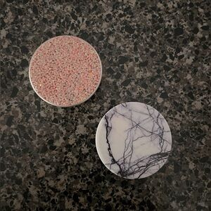 popsocket bundle, marble and pink glitter design! new and never used!